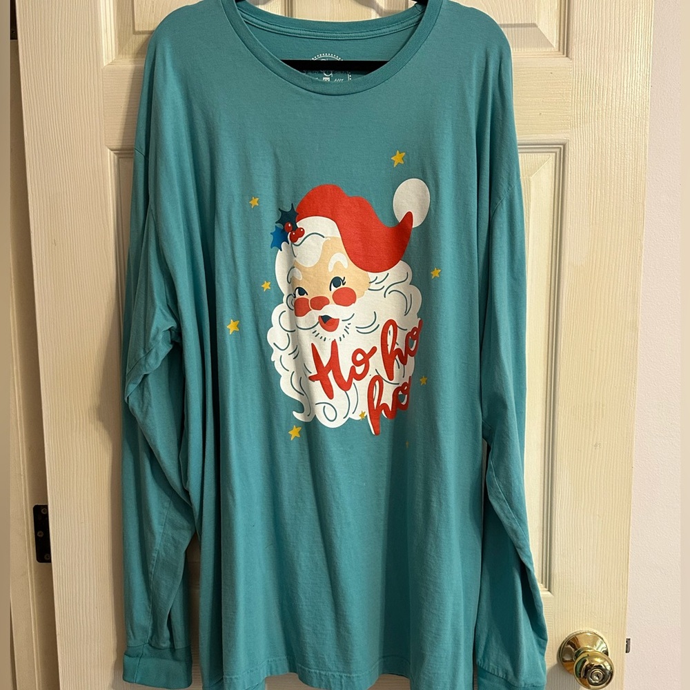 Oversized Santa graphic long sleeve tee